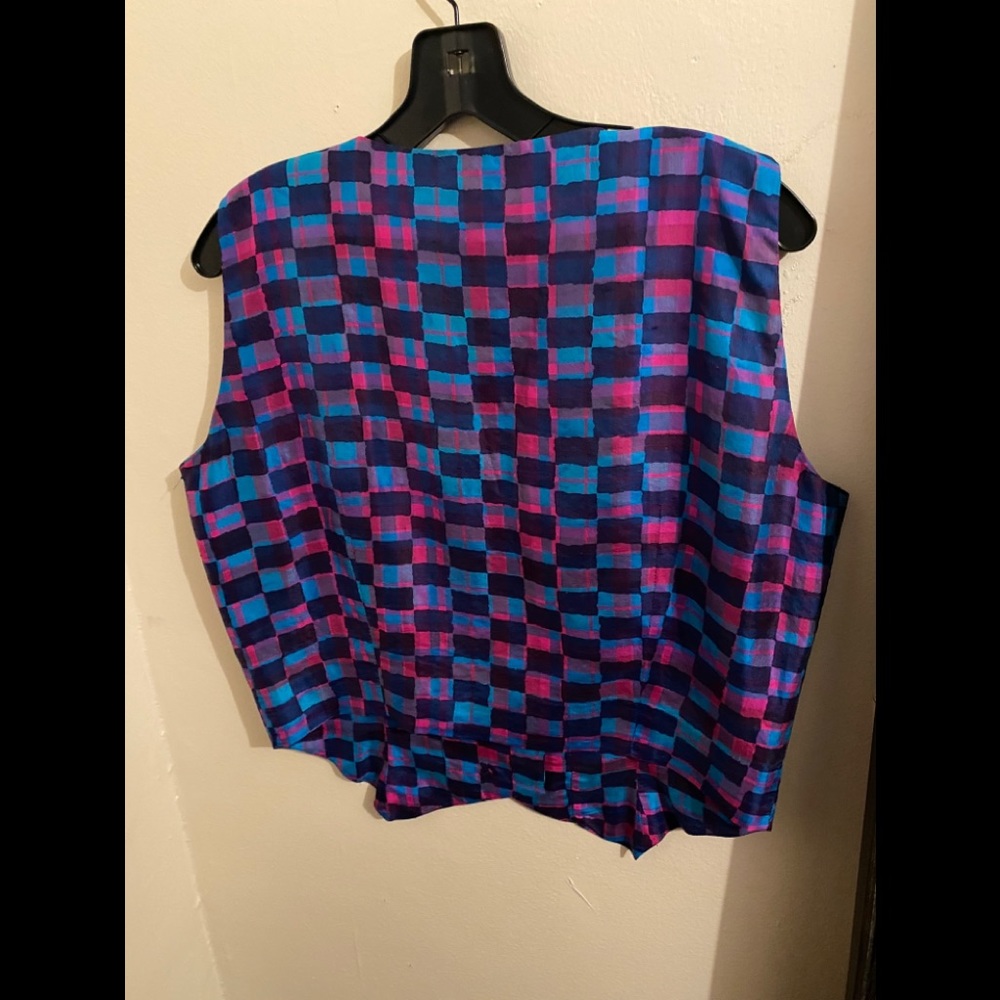 Vest - Picture 2 of 3